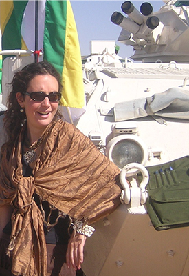 sarah_nouwen_in_darfur_apc.jpg