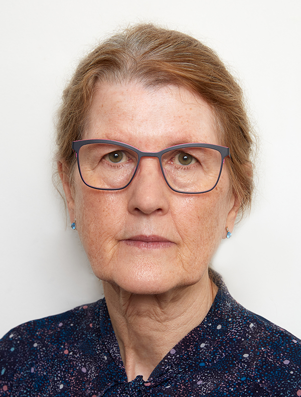 Lesley Dingle
